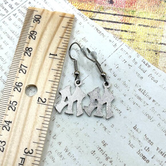 Official New York Yankee Logo Baseball Team Silver Blue Enamel Earrings Pierced - Picture 8 of 10